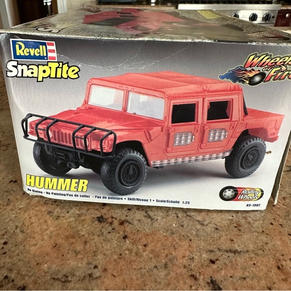 SnapTite Red Hummer Model Kit - Picture 5 of 8